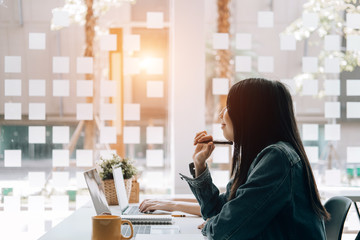 敢于质疑的故事有哪些？