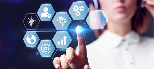 敢于质疑的故事有哪些？